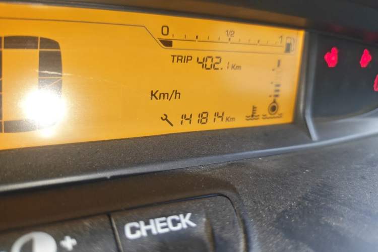 Used Citroen C-Quatre 2014 VTS Version 1.6L Manual - Premium Model Odometer Close Up