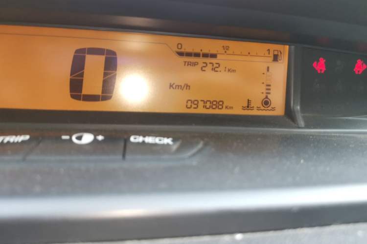 Used Citroen C-Quatre 2014 VTS Version 1.6L Manual - Premium Model Odometer Close Up