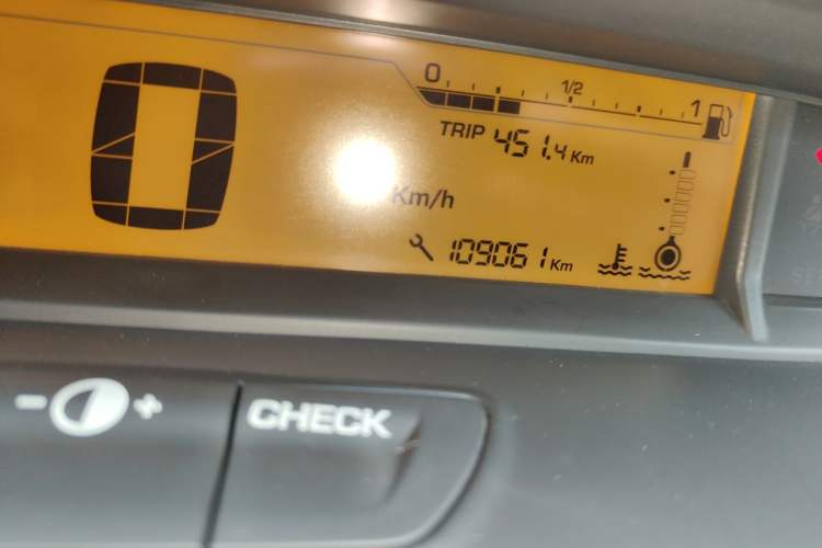 Used Citroen C-Quatre 2014 VTS Version 1.6L Automatic Prestige Model Odometer Close Up