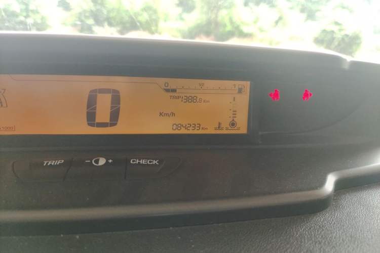 Used Citroen C-Quatre 2014 VTS Version 1.6L Manual - Premium Model Odometer Close Up
