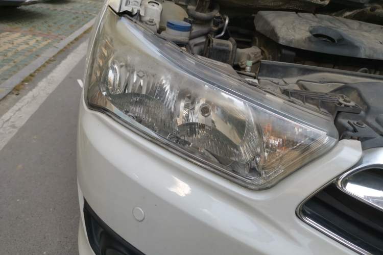 Used Citroen C-Quatre 2014 VTS Version 1.6L Manual - Premium Model Right Front Headlight
