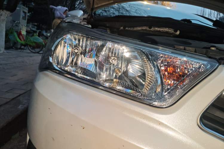 Used Citroen C-Quatre 2014 VTS Version 1.6L Manual - Premium Model Right Front Headlight