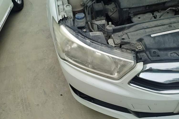 Used Citroen C-Quatre 2014 VTS Version 1.6L Manual - Premium Model Right Front Headlight