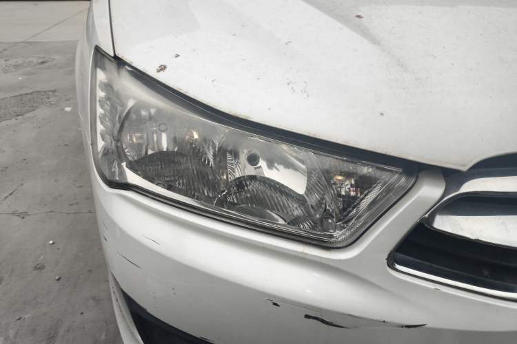 Used Citroen C-Quatre 2014 VTS Version 1.6L Manual - Premium Model Right Front Headlight