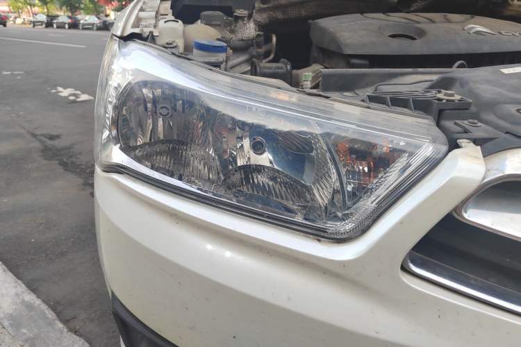 Used Citroen C-Quatre 2014 VTS Version 1.6L Manual - Premium Model Right Front Headlight