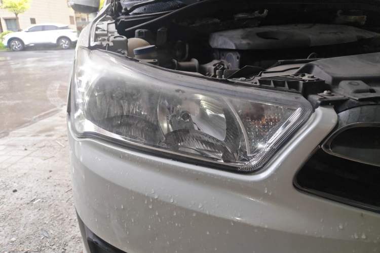 Used Citroen C-Quatre 2014 VTS Version 1.6L Manual - Premium Model Right Front Headlight