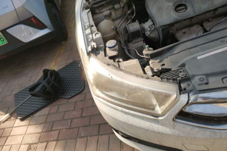 Used Citroen C-Quatre 2014 VTS Version 1.6L Manual - Premium Model Right Front Headlight