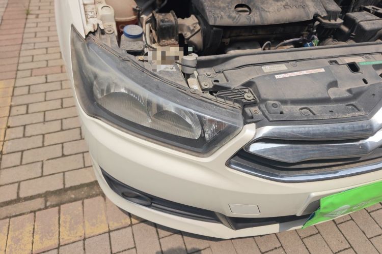 Used Citroen C-Quatre 2014 VTS Version 1.6L Manual - Premium Model Right Front Headlight