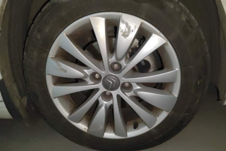 Used Citroen C-Quatre 2014 VTS Version 1.6L Automatic Prestige Model Right Front Wheel Hub