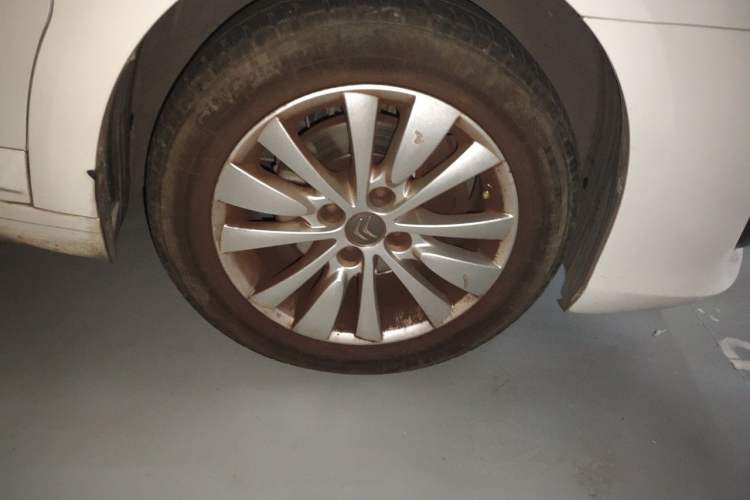 Used Citroen C-Quatre 2014 1.6L Manual Car Connectivity Edition Right Front Wheel Hub