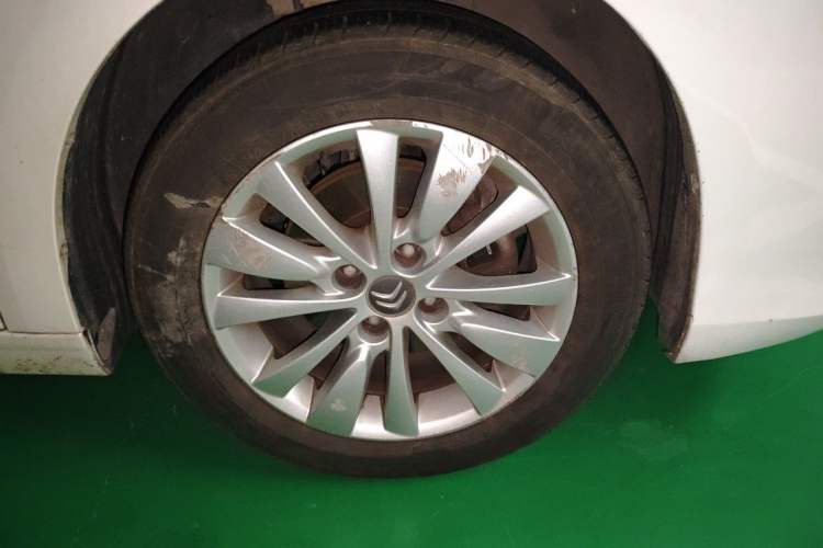 Used Citroen C-Quatre 2014 VTS Version 1.6L Automatic Prestige Model Right Front Wheel Hub