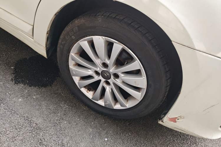 Used Citroen C-Quatre 2014 VTS Version 1.6L Manual - Premium Model Right Front Wheel Hub