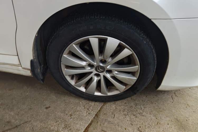 Used Citroen C-Quatre 2014 VTS Version 1.6L Automatic Prestige Model Right Front Wheel Hub