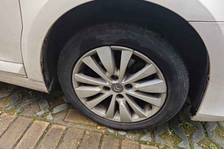 Used Citroen C-Quatre 2014 VTS Version 1.6L Manual Enjoyment Model Right Front Wheel Hub
