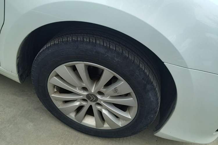 Used Citroen C-Quatre 2014 VTS Version 1.6L Manual - Premium Model Right Front Wheel Hub