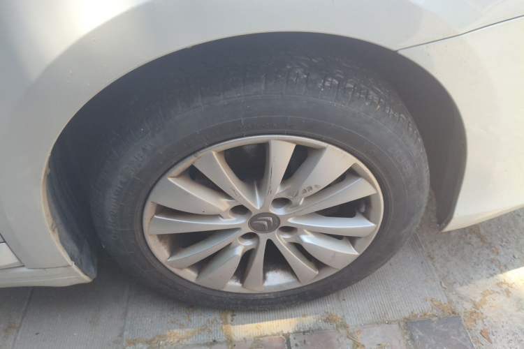 Used Citroen C-Quatre 2014 VTS Version 1.6L Manual - Premium Model Right Front Wheel Hub