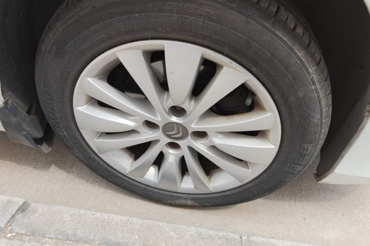 Used Citroen C-Quatre 2014 VTS Version 1.6L Automatic Prestige Model Right Front Wheel Hub