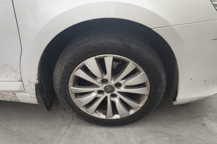 Used Citroen C-Quatre 2014 VTS Version 1.6L Manual - Premium Model Right Front Wheel Hub