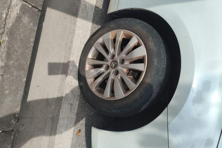 Used Citroen C-Quatre 2014 VTS Version 1.6L Automatic Prestige Model Right Front Wheel Hub