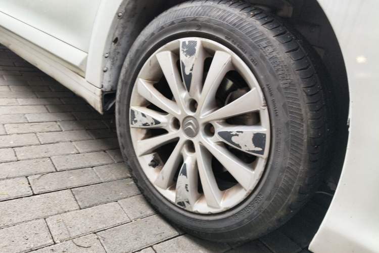Used Citroen C-Quatre 2014 VTS Version 1.6L Automatic Prestige Model Right Front Wheel Hub