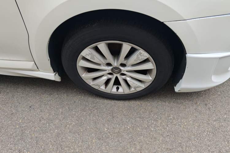 Used Citroen C-Quatre 2014 VTS Version 1.6L Manual - Premium Model Right Front Wheel Hub