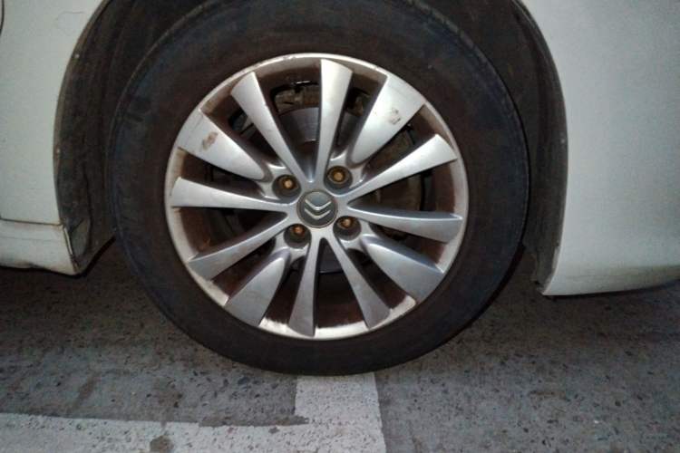Used Citroen C-Quatre 2014 VTS Version 1.6L Automatic Prestige Model Right Front Wheel Hub