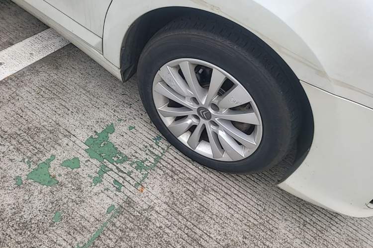 Used Citroen C-Quatre 2014 VTS Version 1.6L Manual - Premium Model Right Front Wheel Hub