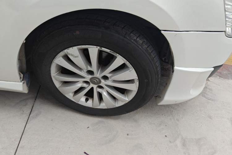 Used Citroen C-Quatre 2014 VTS Version 2.0L Automatic Premium Model Right Front Wheel Hub