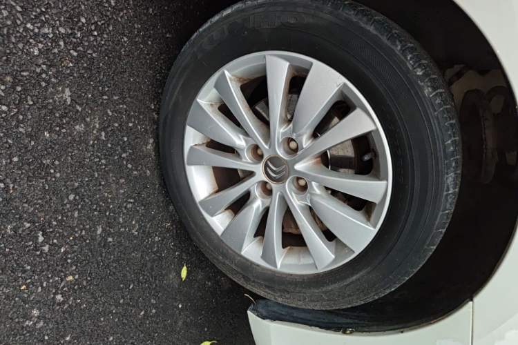 Used Citroen C-Quatre 2014 1.6L Manual Car Connectivity Edition Right Front Wheel Hub