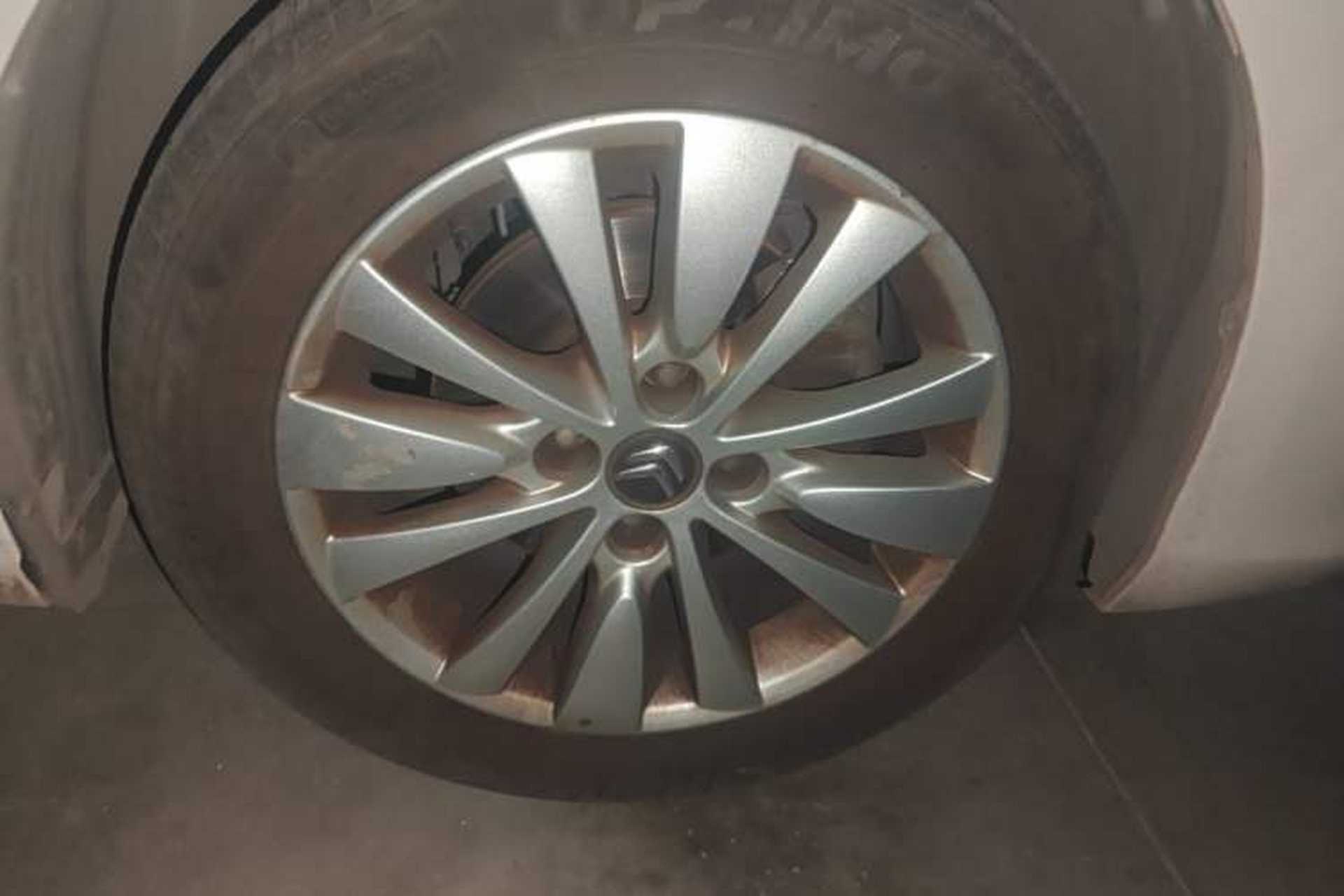 Used Citroen C-Quatre 2014 VTS Version 2.0L Automatic Premium Model Right Front Wheel Hub