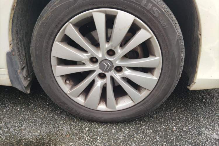 Used Citroen C-Quatre 2014 VTS Version 1.6L Automatic Prestige Model Right Front Wheel Hub