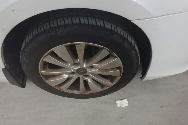 Used Citroen C-Quatre 2014 VTS Version 1.6L Automatic Prestige Model Right Front Wheel Hub