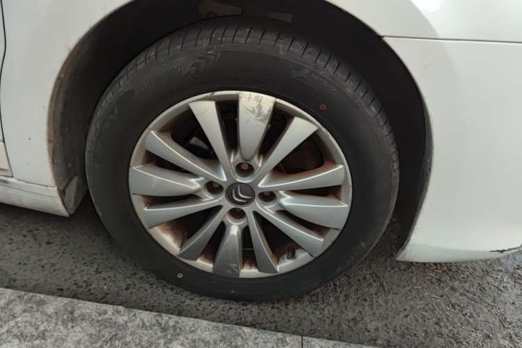 Used Citroen C-Quatre 2014 VTS Version 1.6L Manual - Premium Model Right Front Wheel Hub