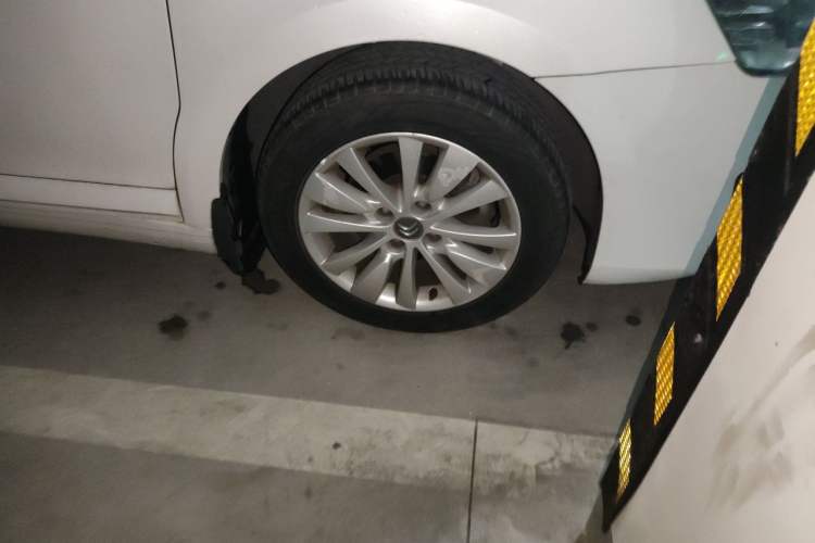 Used Citroen C-Quatre 2014 VTS Version 1.6L Automatic Prestige Model Right Front Wheel Hub