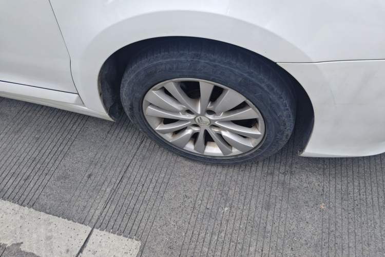 Used Citroen C-Quatre 2014 1.6L Manual Car Connectivity Edition Right Front Wheel Hub
