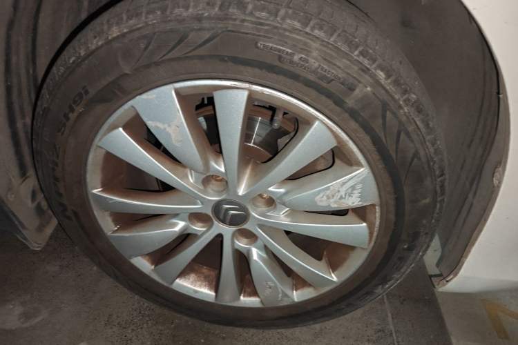 Used Citroen C-Quatre 2014 VTS Version 1.6L Automatic Prestige Model Right Front Wheel Hub