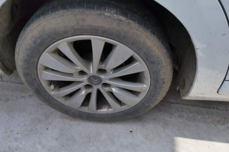 Used Citroen C-Quatre 2014 VTS Version 1.6L Manual - Premium Model Right Rear Wheel Hub