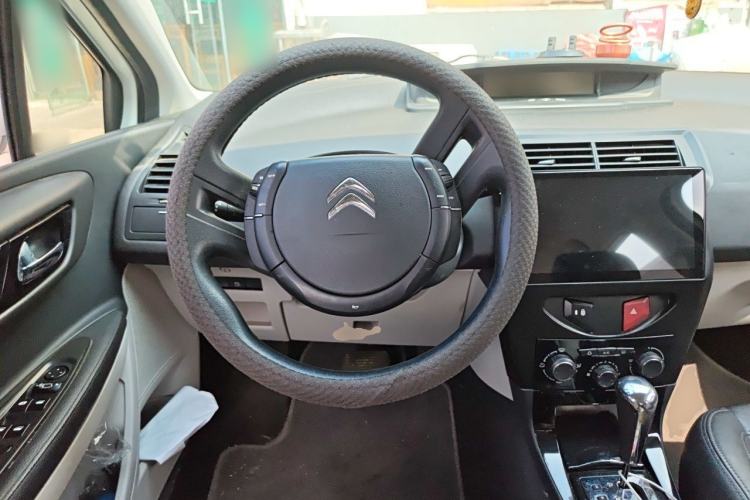 Used Citroen C-Quatre 2014 VTS Version 1.6L Automatic Prestige Model Steering Wheel