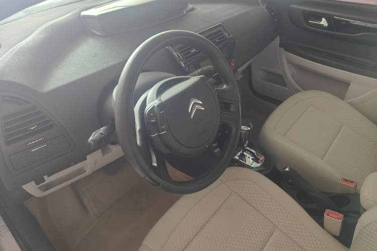 Used Citroen C-Quatre 2014 VTS Version 1.6L Automatic Prestige Model Steering Wheel