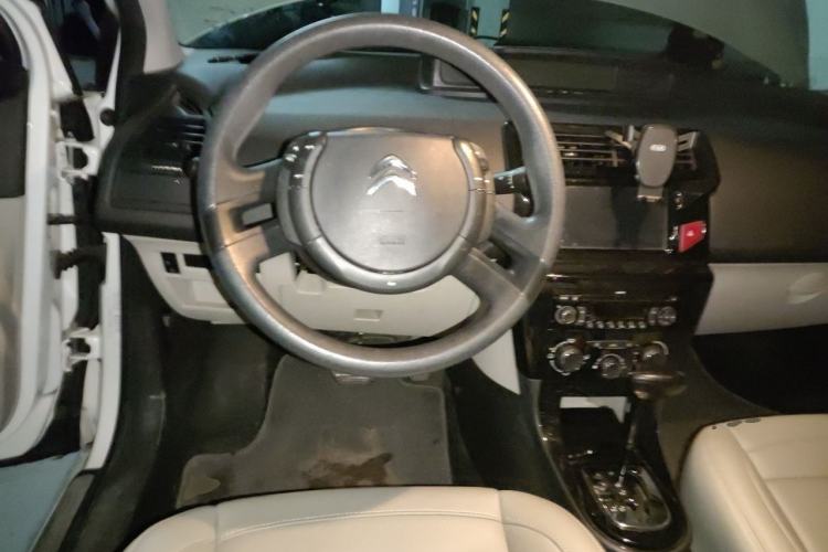 Used Citroen C-Quatre 2014 VTS Version 1.6L Automatic Prestige Model Steering Wheel
