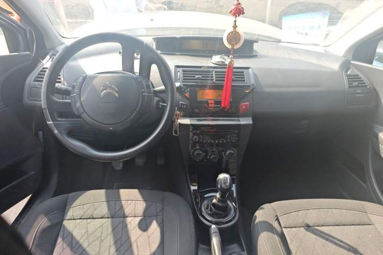 Used Citroen C-Quatre 2016 Classic Sedan 1.6L Manual - Premium Version Center Console