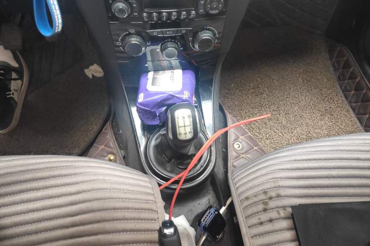 Used Citroen C-Quatre 2016 Classic Sedan 1.6L Manual CNG Gear Lever