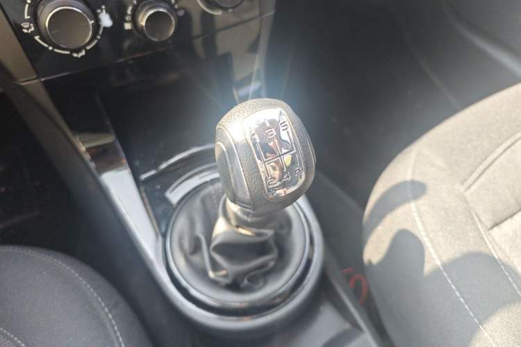 Used Citroen C-Quatre 2016 Classic Sedan 1.6L Manual - Premium Version Gear Lever