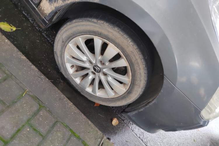 Used Citroen C-Quatre 2016 Classic Sedan 1.6L Manual - Premium Version Right Front Wheel Hub