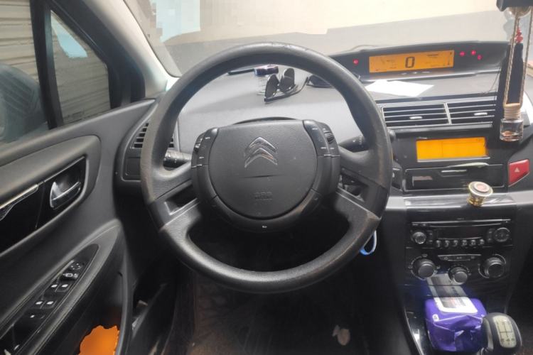 Used Citroen C-Quatre 2016 Classic Sedan 1.6L Manual CNG Steering Wheel
