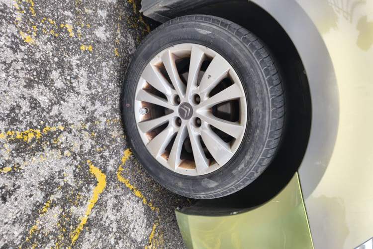 Used Citroen C-Quatre 2016 Classic Sedan 1.6L Automatic Prestige Model Right Front Wheel Hub