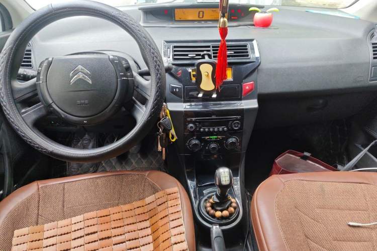 Used Citroen C-Quatre 2016 Classic Sedan 1.6L Manual - Premium Version Center Console