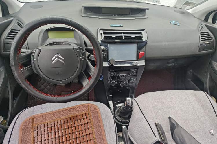 Used Citroen C-Quatre 2016 Classic Sedan 1.6L Manual - Premium Version Center Console