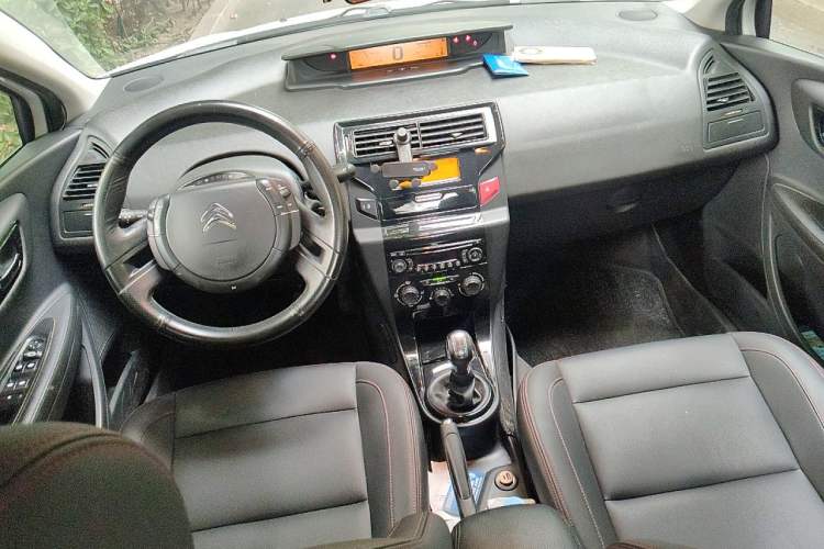 Used Citroen C-Quatre 2016 Classic Sedan 1.6L Manual - Premium Version Center Console