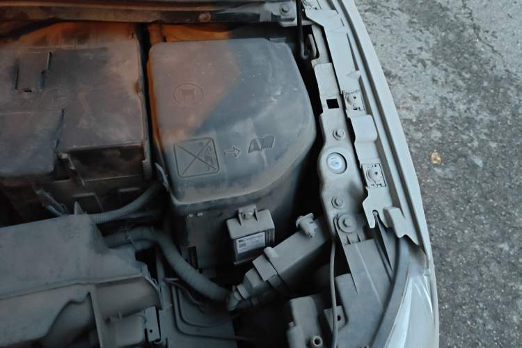 Used Citroen C-Quatre 2016 Classic Sedan 1.6L Manual CNG Engine Bay Left